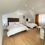 Hotel Nela
